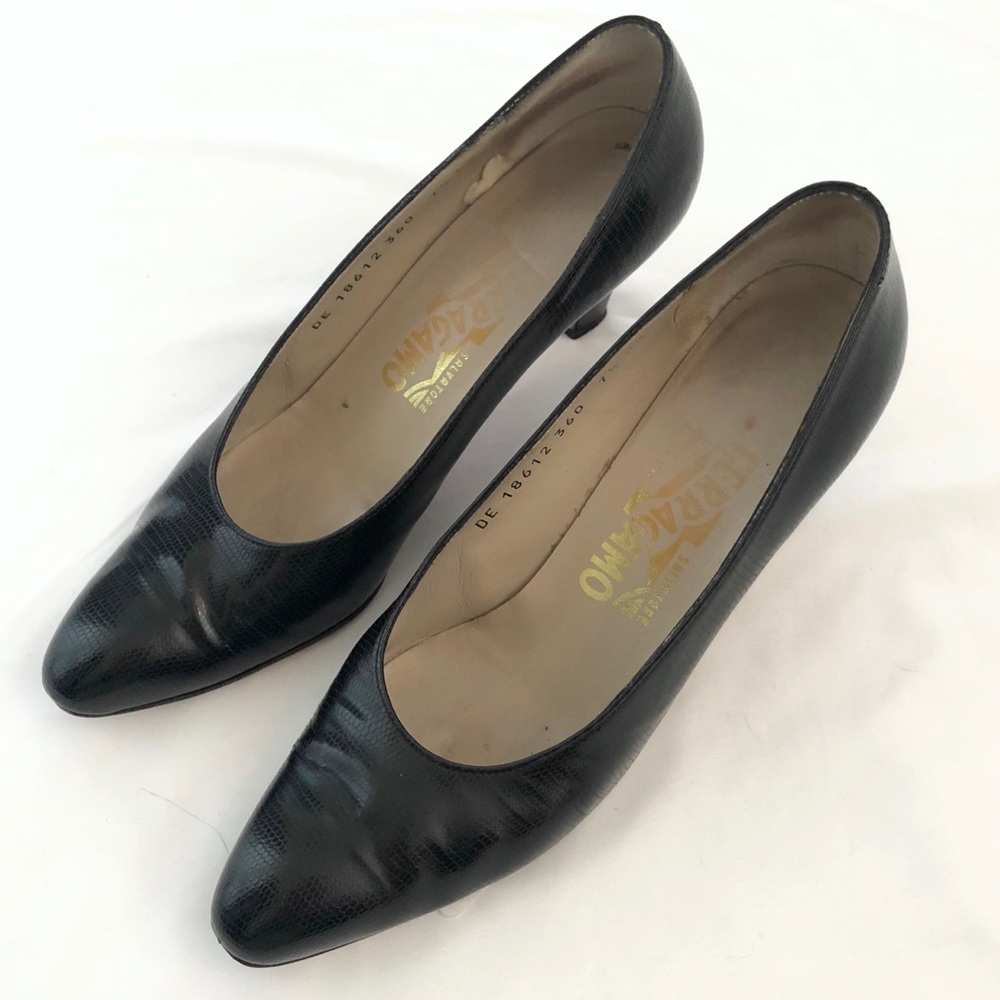 Salvador Ferragamo black heels sz. 7.5